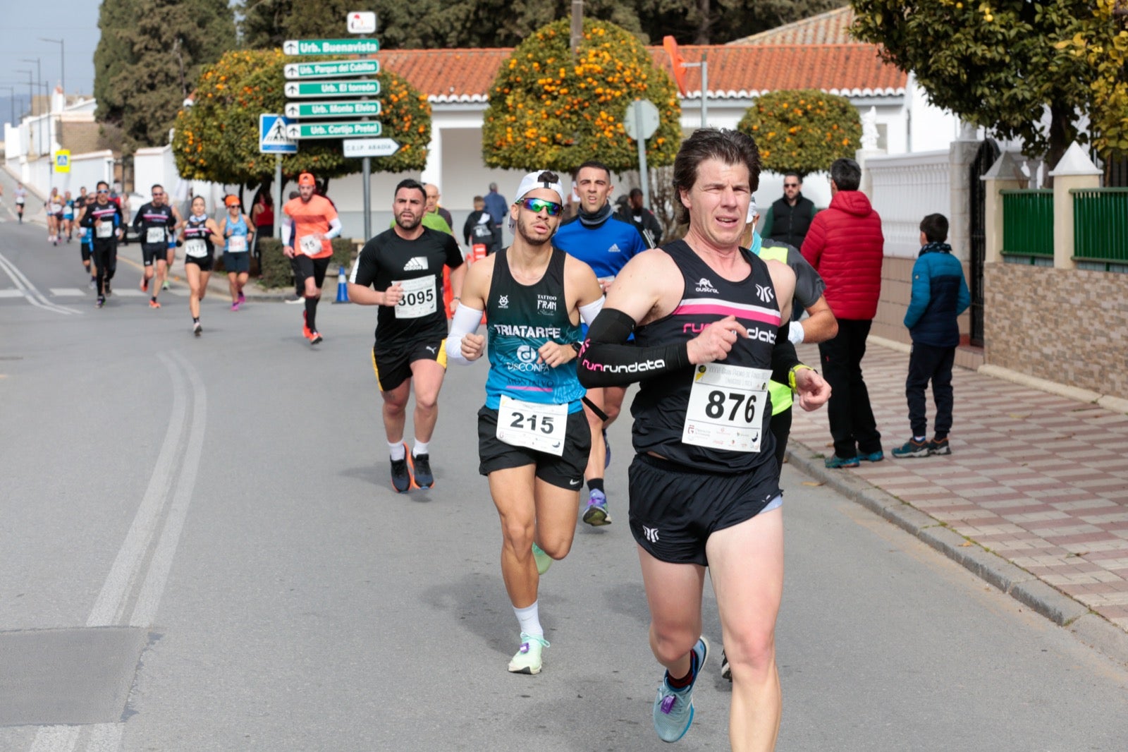 ientos de corredores participan en una de las grandes pruebas del Gran Premio de Fondo Diputación de Granada
