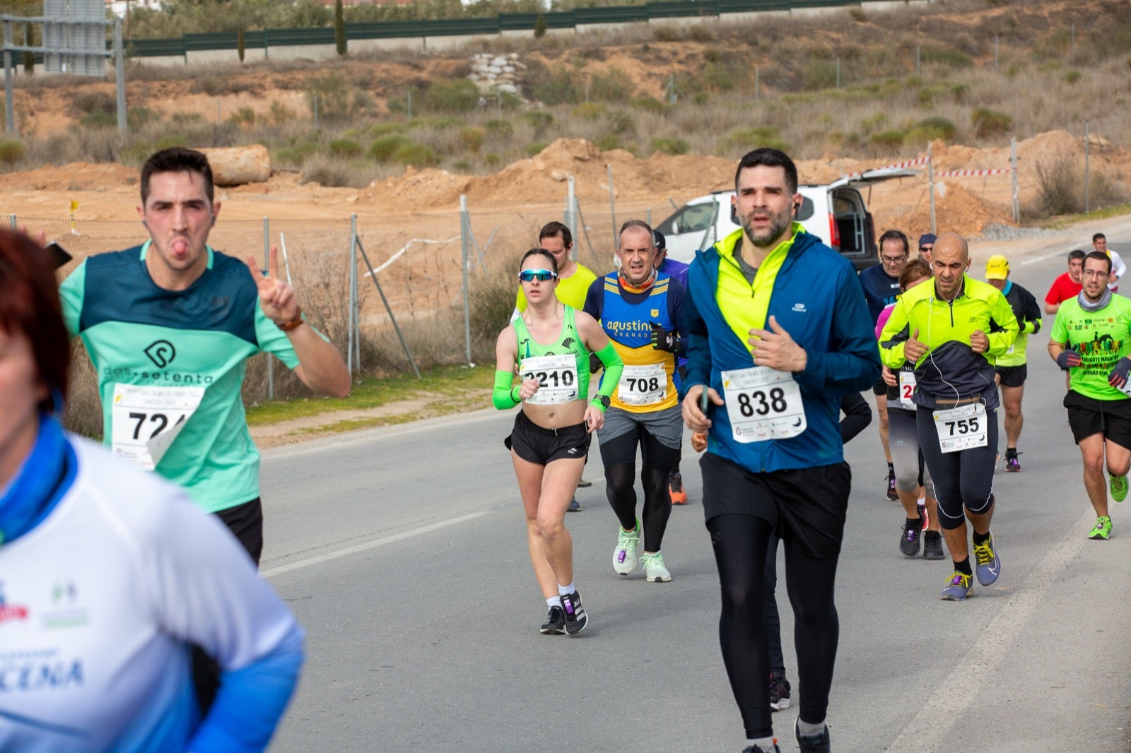ientos de corredores participan en una de las grandes pruebas del Gran Premio de Fondo Diputación de Granada