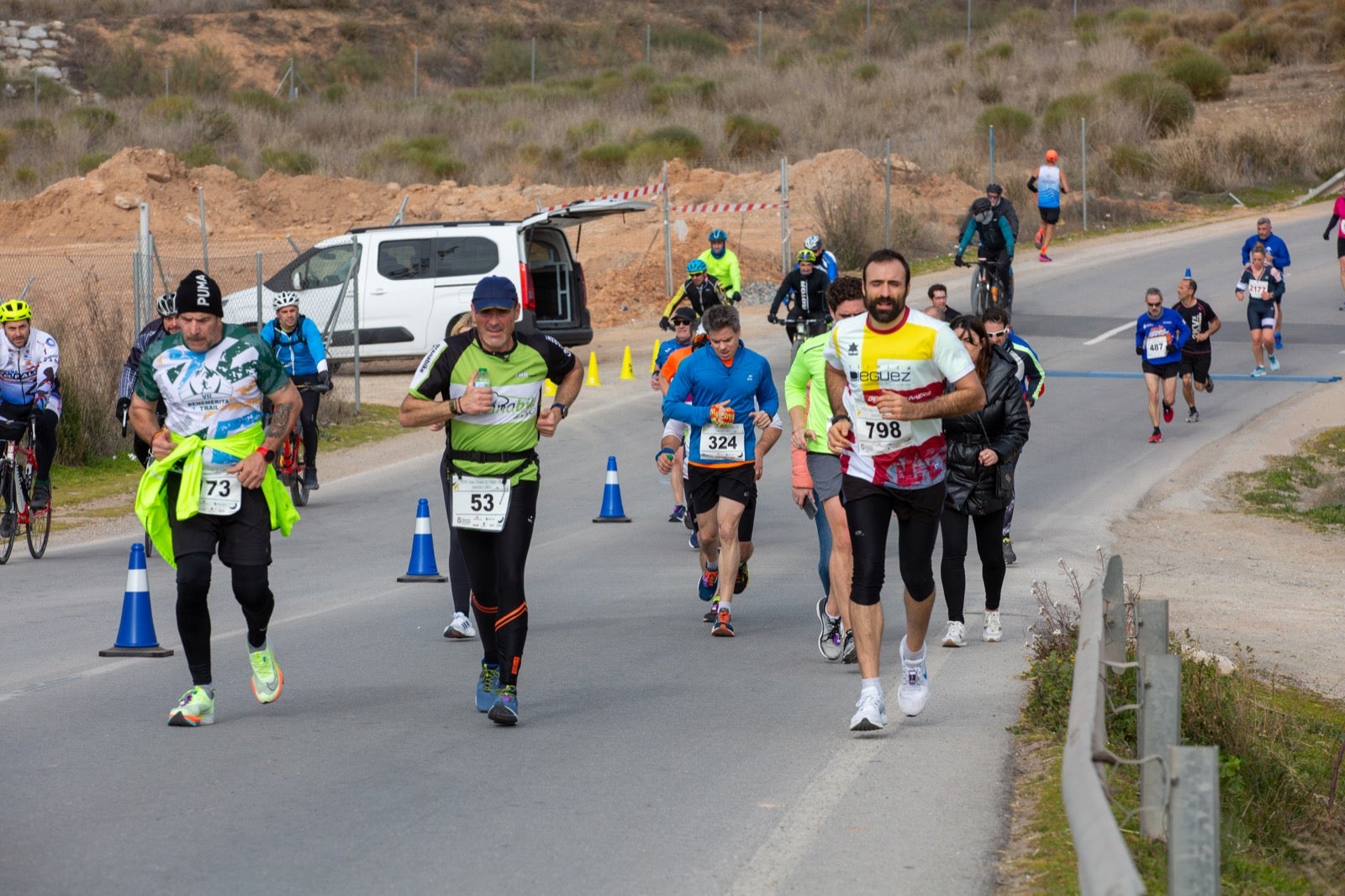 ientos de corredores participan en una de las grandes pruebas del Gran Premio de Fondo Diputación de Granada