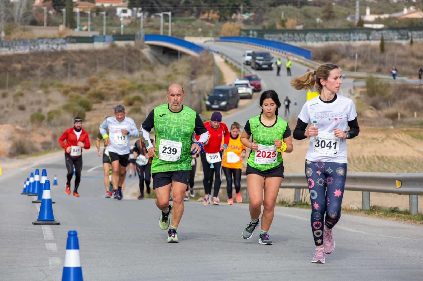 ientos de corredores participan en una de las grandes pruebas del Gran Premio de Fondo Diputación de Granada