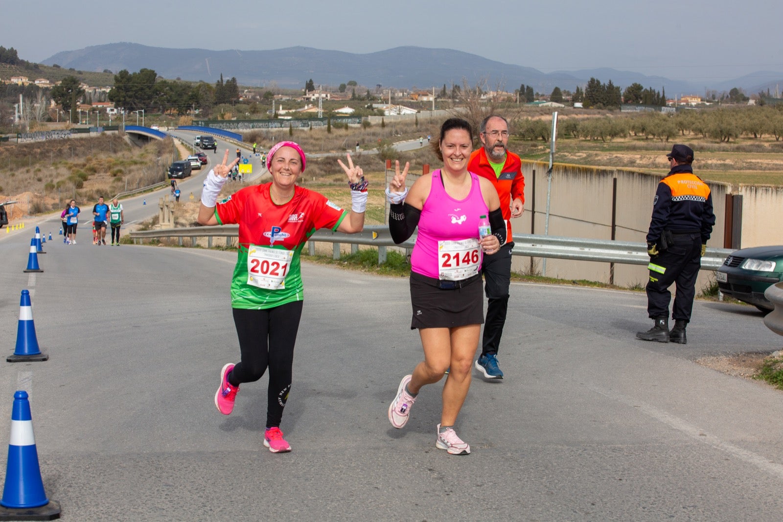ientos de corredores participan en una de las grandes pruebas del Gran Premio de Fondo Diputación de Granada