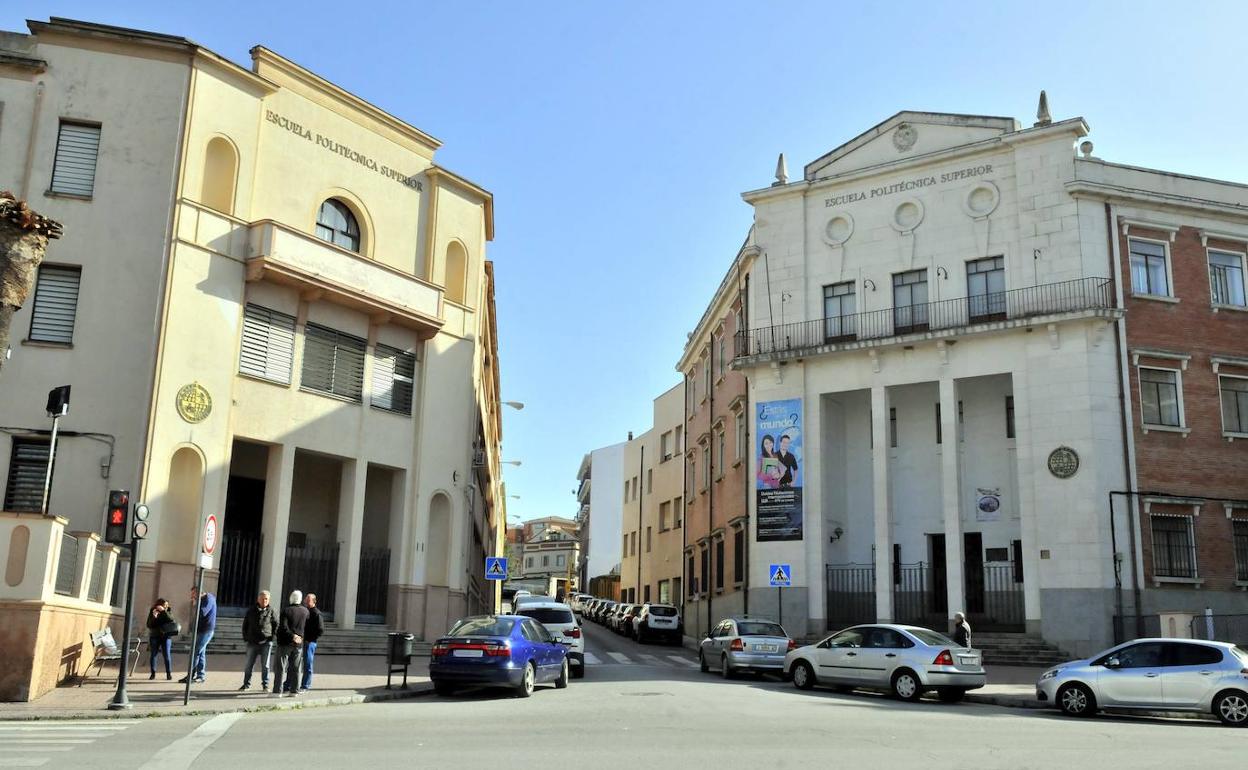 Los edificios de 'Peritos', propiedad de la UJA. 