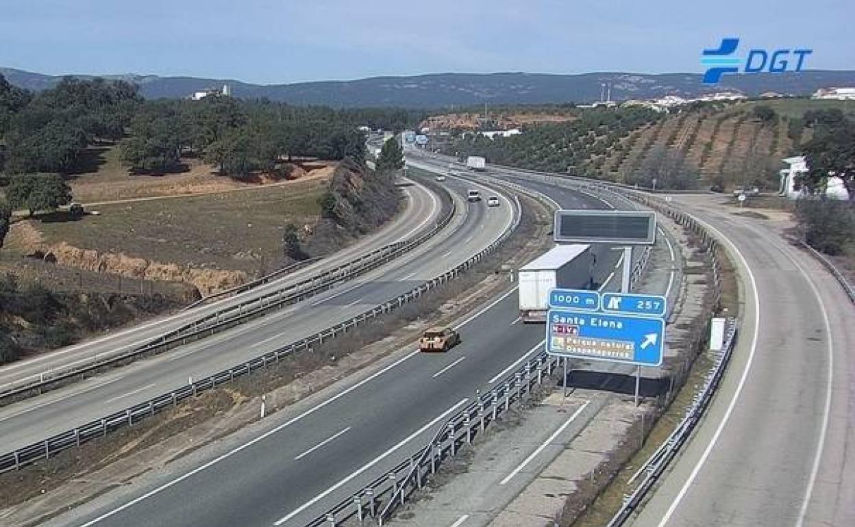 Tráfico en la A-4 este jueves, según recogen las cámaras de la DGT. 
