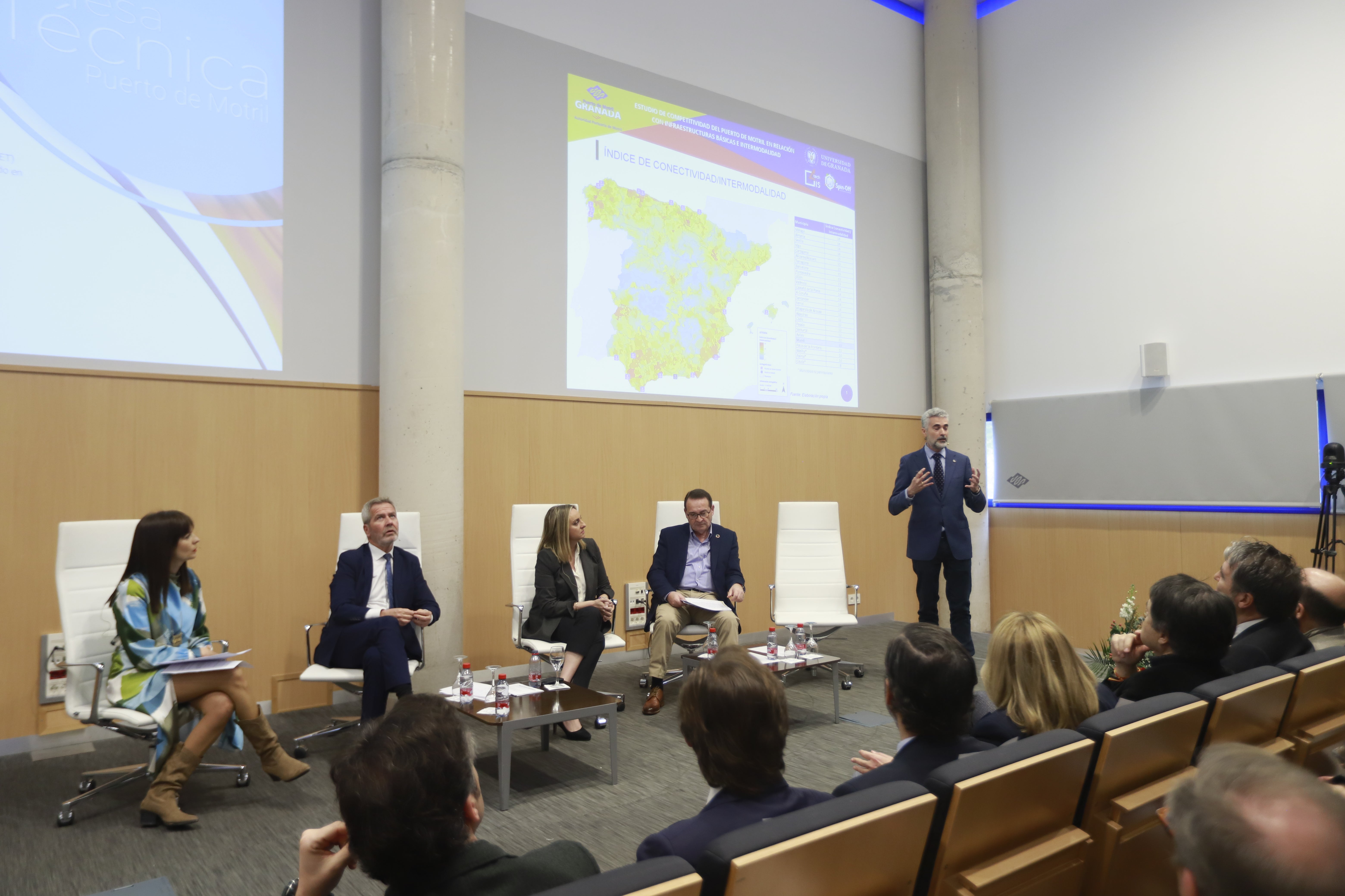 Los momentos más destacados del encuentro celebrado en el Puerto de Motril