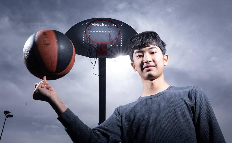 Shinnosuke Sato quiere que sus capacidades con el balón progresen en Granada. 