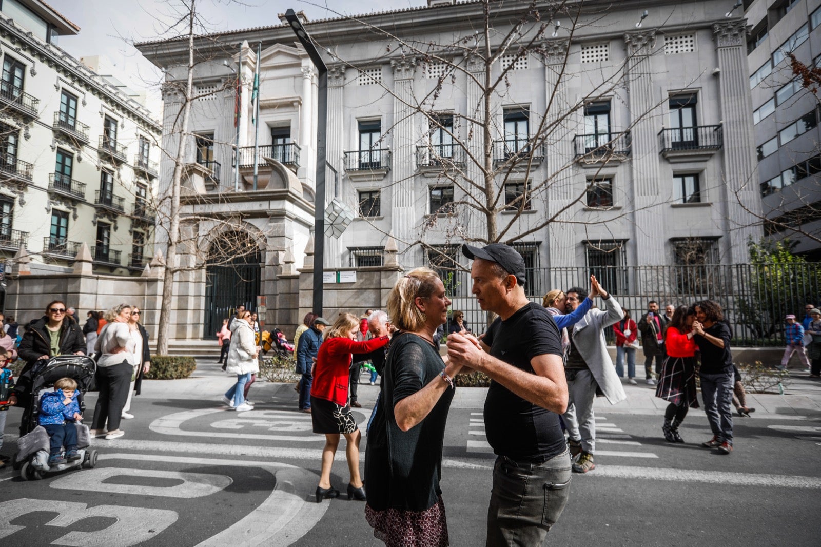 Actividades de todo tiop en el centro de la ciudad con motivo del día sin coches