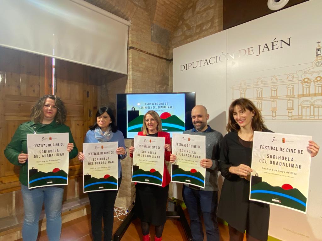 Presentación del Festival de Cine con los organizadores de la iniciativa. 