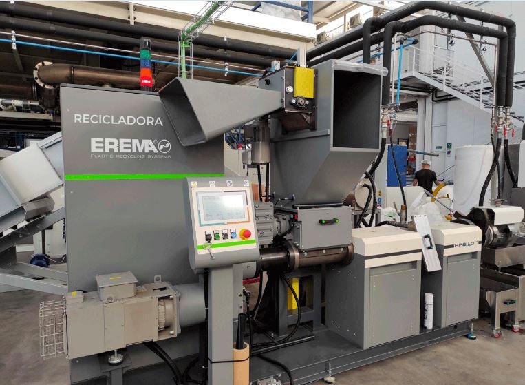 Imagen del interior de la empresa DNT Nonwoven Fabrics, S.A que ha recibido ayuda estatal.