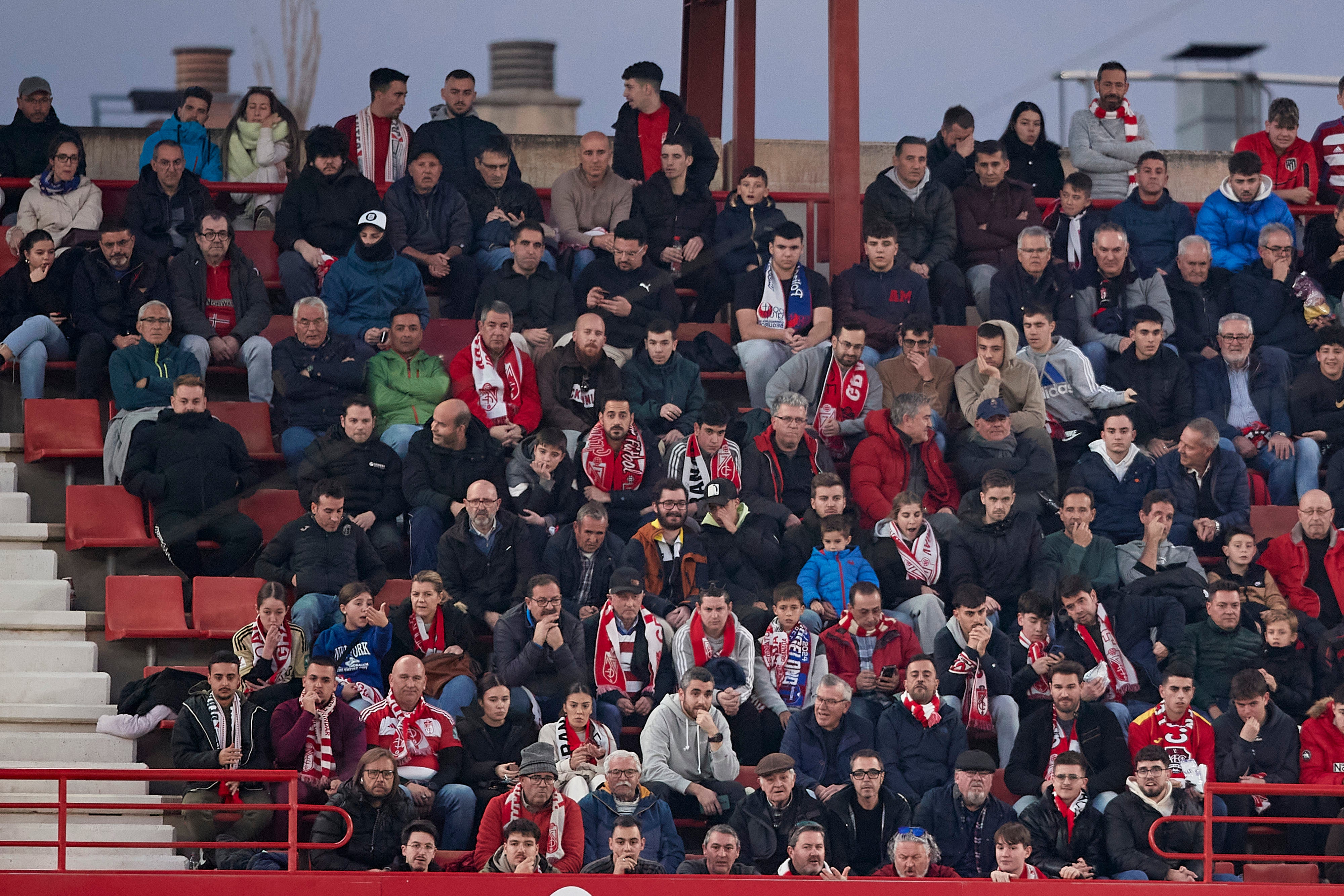 Encuéntrate en la grada en el Granada-Cádiz