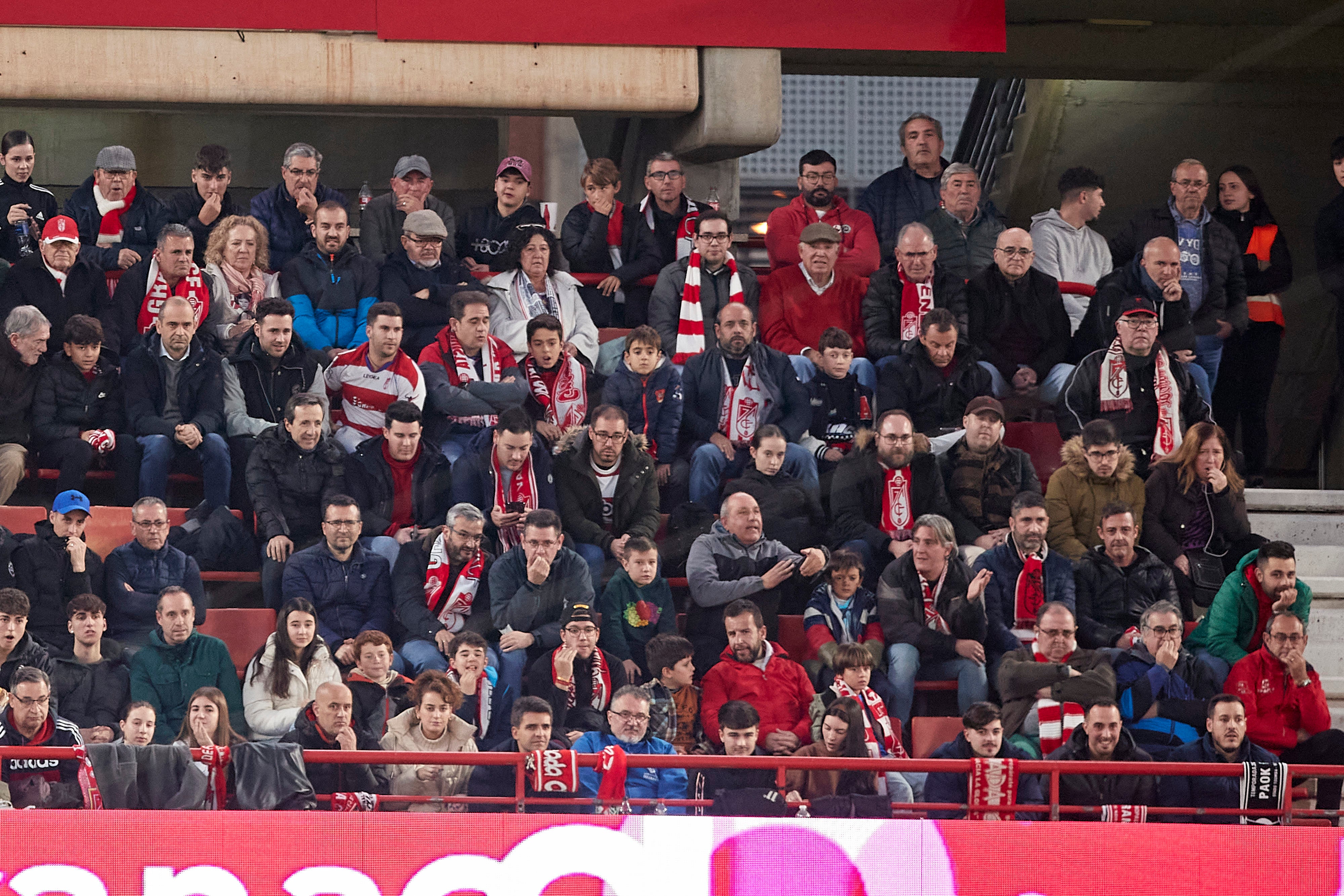 Encuéntrate en la grada en el Granada-Cádiz