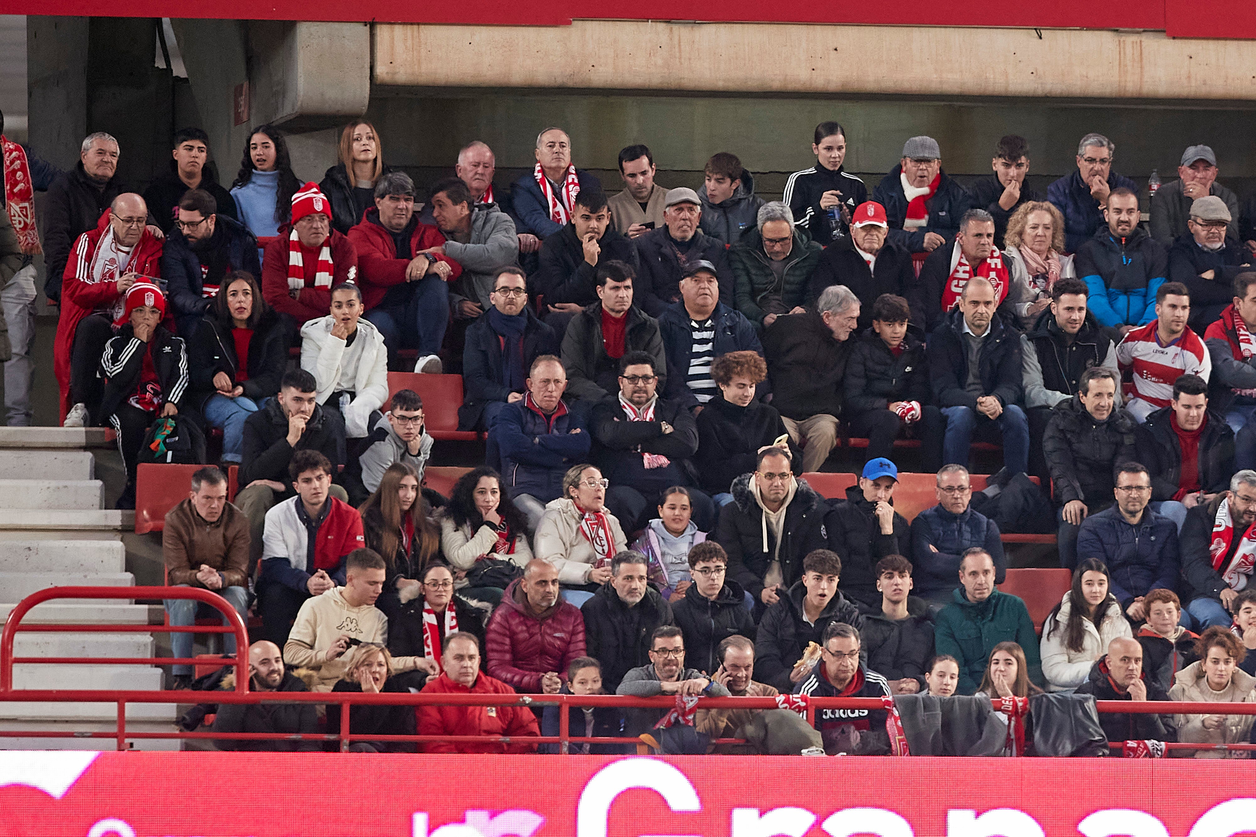 Encuéntrate en la grada en el Granada-Cádiz