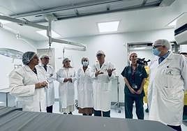 Visita al quirófano de tecnología híbrida.