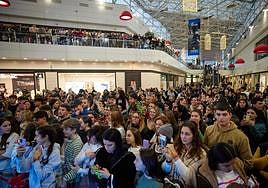 El Serrallo, abarrotado en el evento solidario de Saiko y Lola Índigo