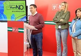 Francisco Reyes, Lola Marín y Toni Olivares, este lunes.