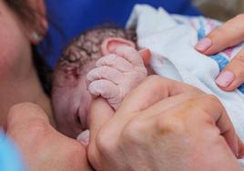 Imagen de un niño recién nacido.
