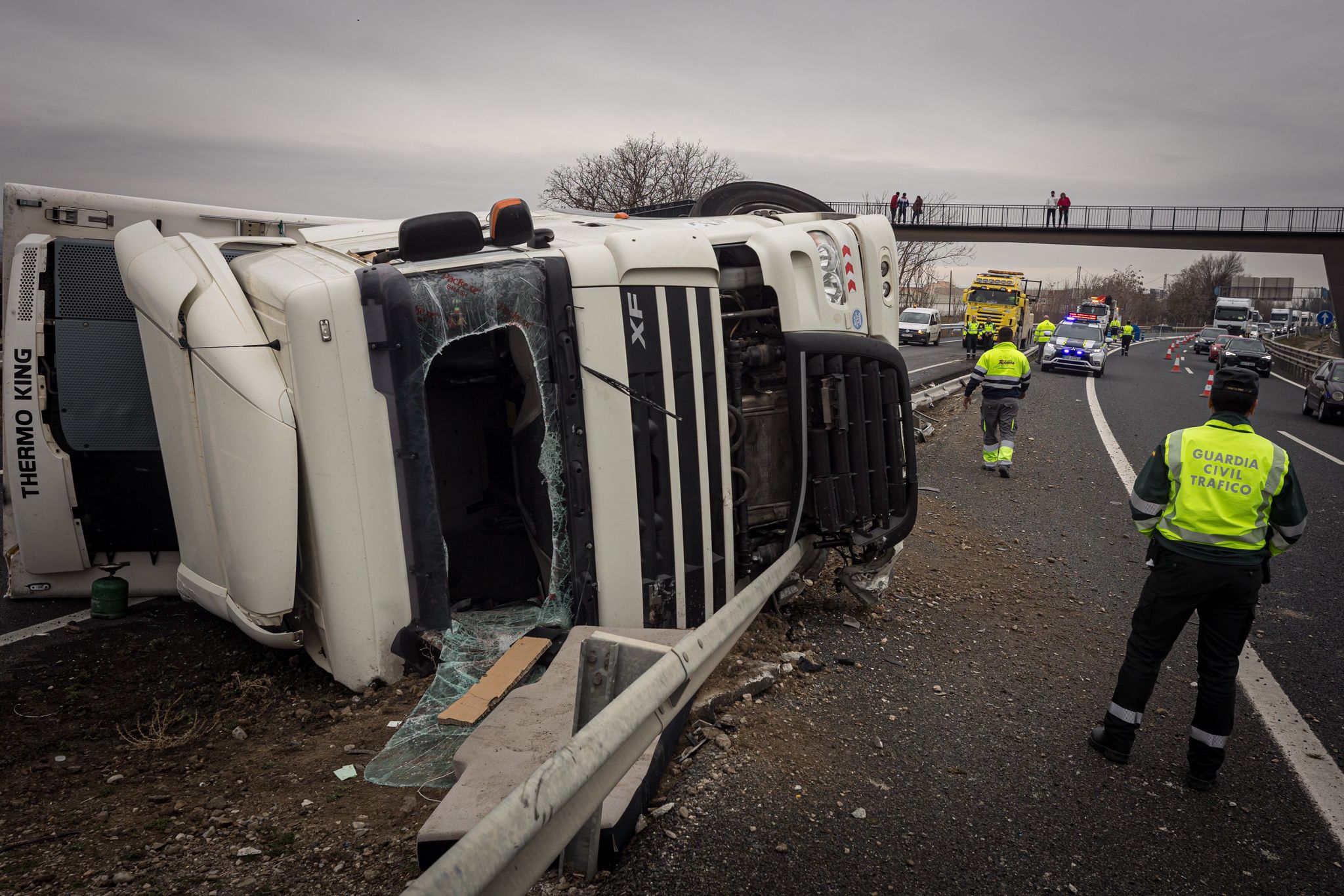 Las imágenes del espectacular accidente de un camión en Granada