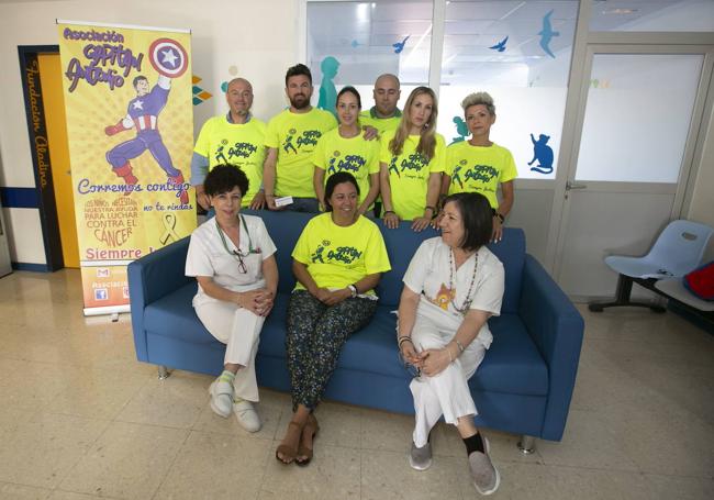 Responsables, voluntarios de Capitán Antonio y sanitarias del Materno de Granada.