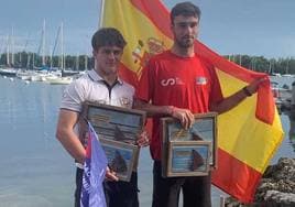 Los almerienses, durante la ceremonia de entrega de trofeos