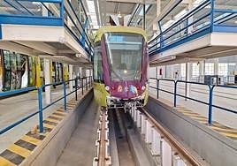 Uno de los tranvías, en las cocheras.