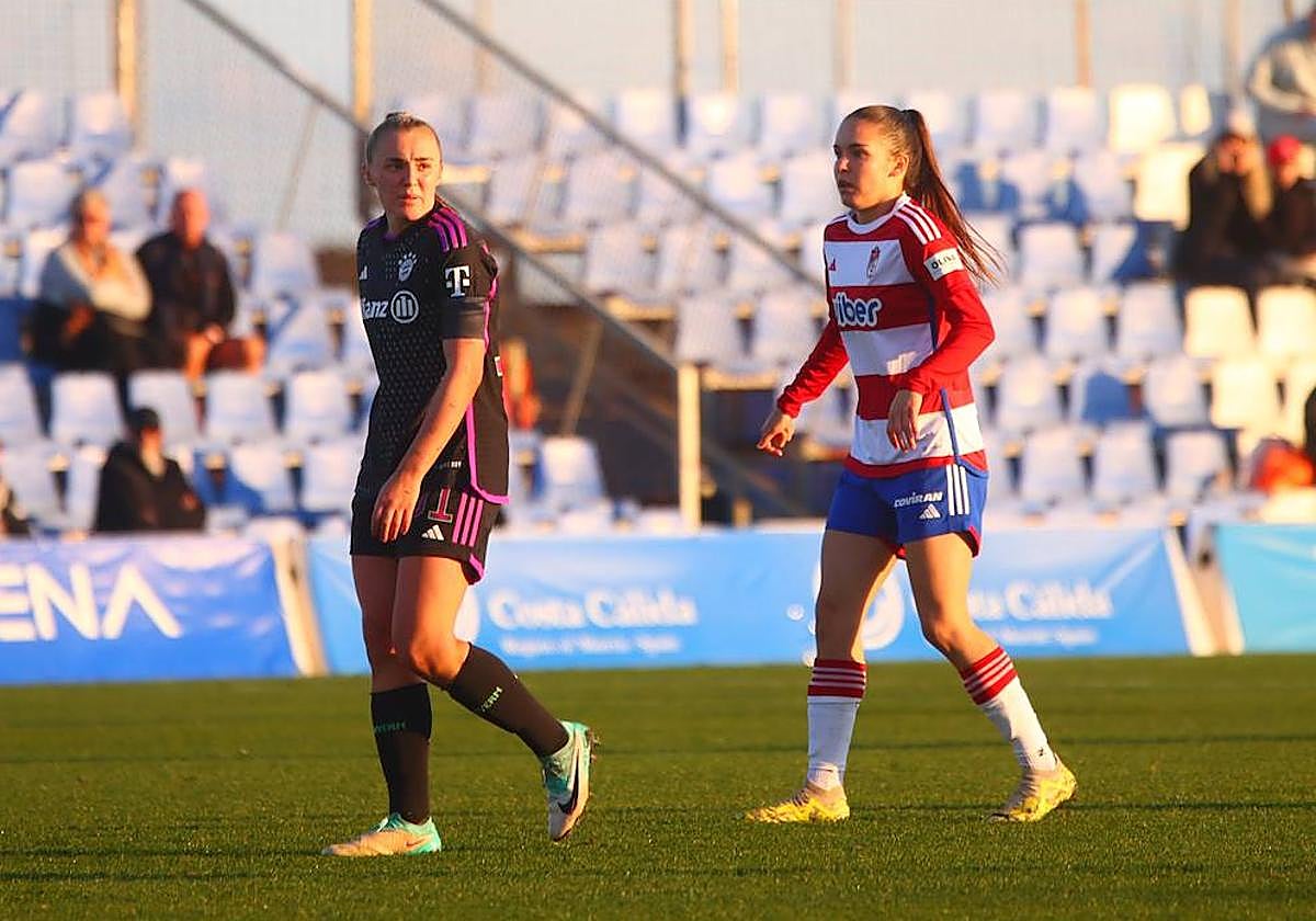 Ari Mingueza, a la derecha, durante el partido amistoso contra el Bayern de Múnich.