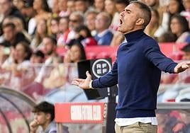 Gaizka Garitano se estrenó con el Almería ante el Girona.