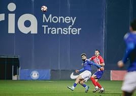 Una de las jugadas del partido.