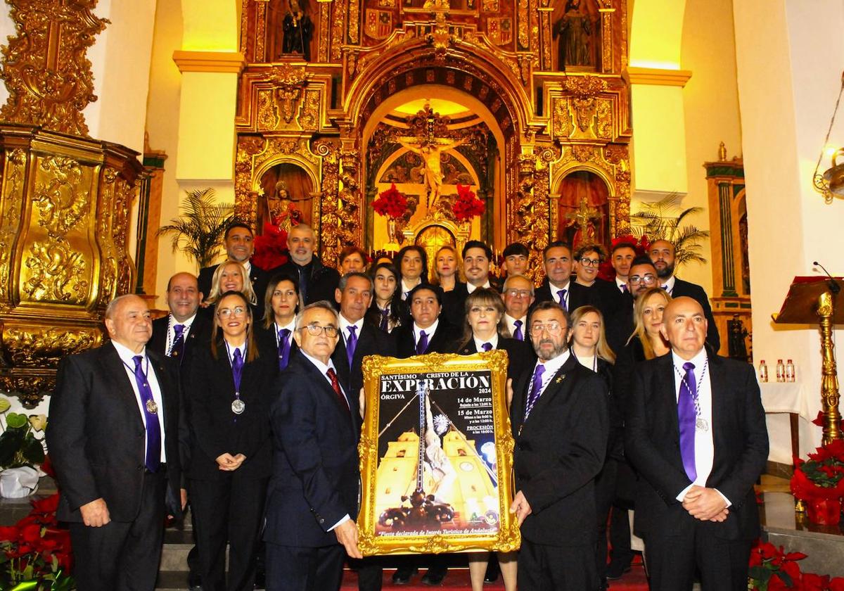 El coronel José Manuel Orellana presenta el cartel del Santísimo Cristo de la Expiración de Órgiva