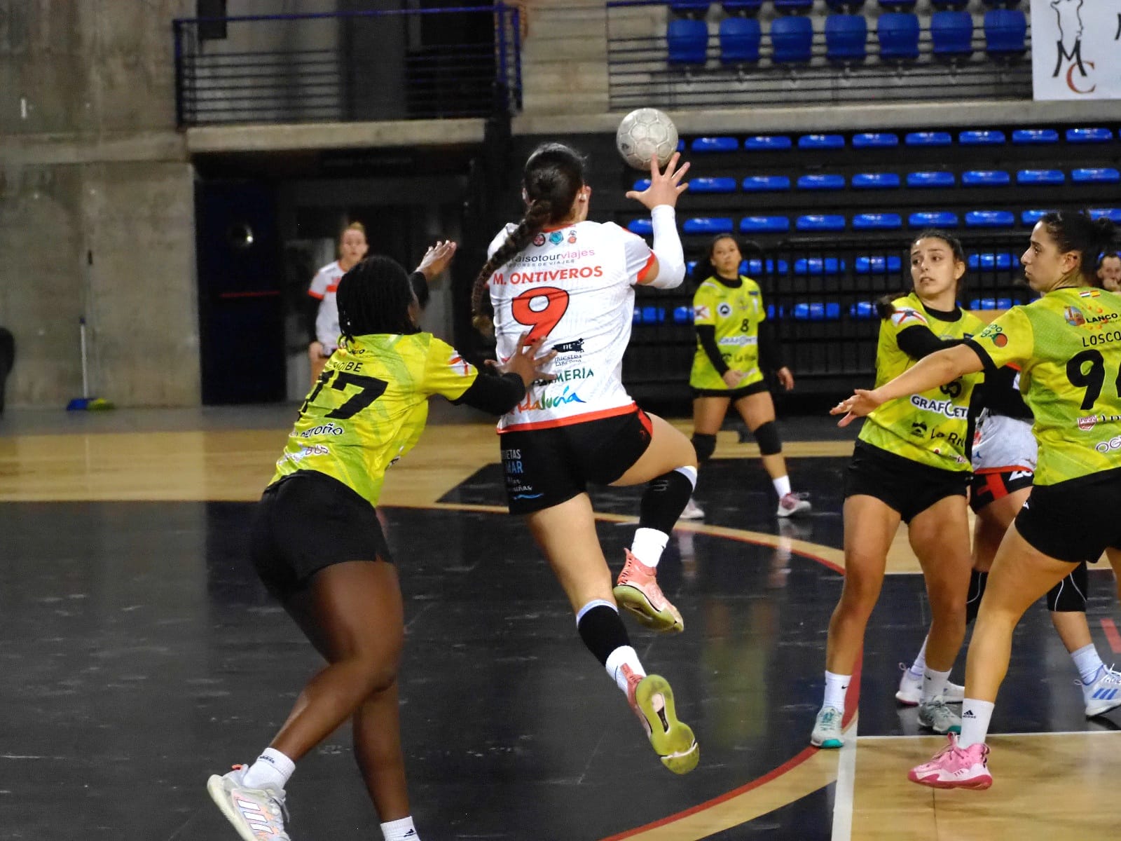 El planteamiento defensivo riojano frenó a la referencia roquetera, Marta Ontiveros