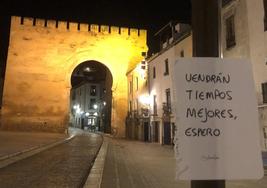 Cartel junto a la Puerta de Elvira de Granada