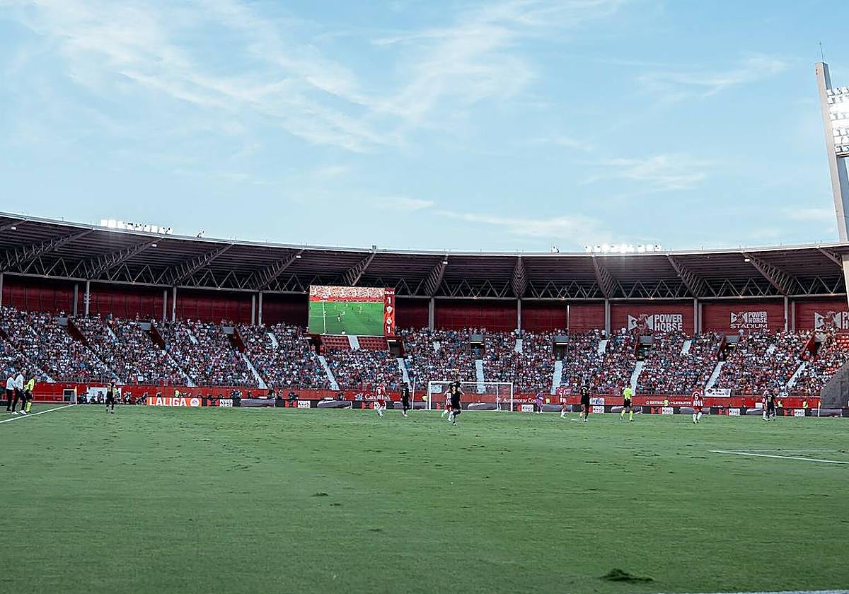 Sólo ante el Real Madrid se registró una entrada superior a los 15.000 espectadores.