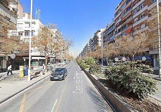 Los hechos han ocurrido en Camino de Ronda, a la altura del número 87.