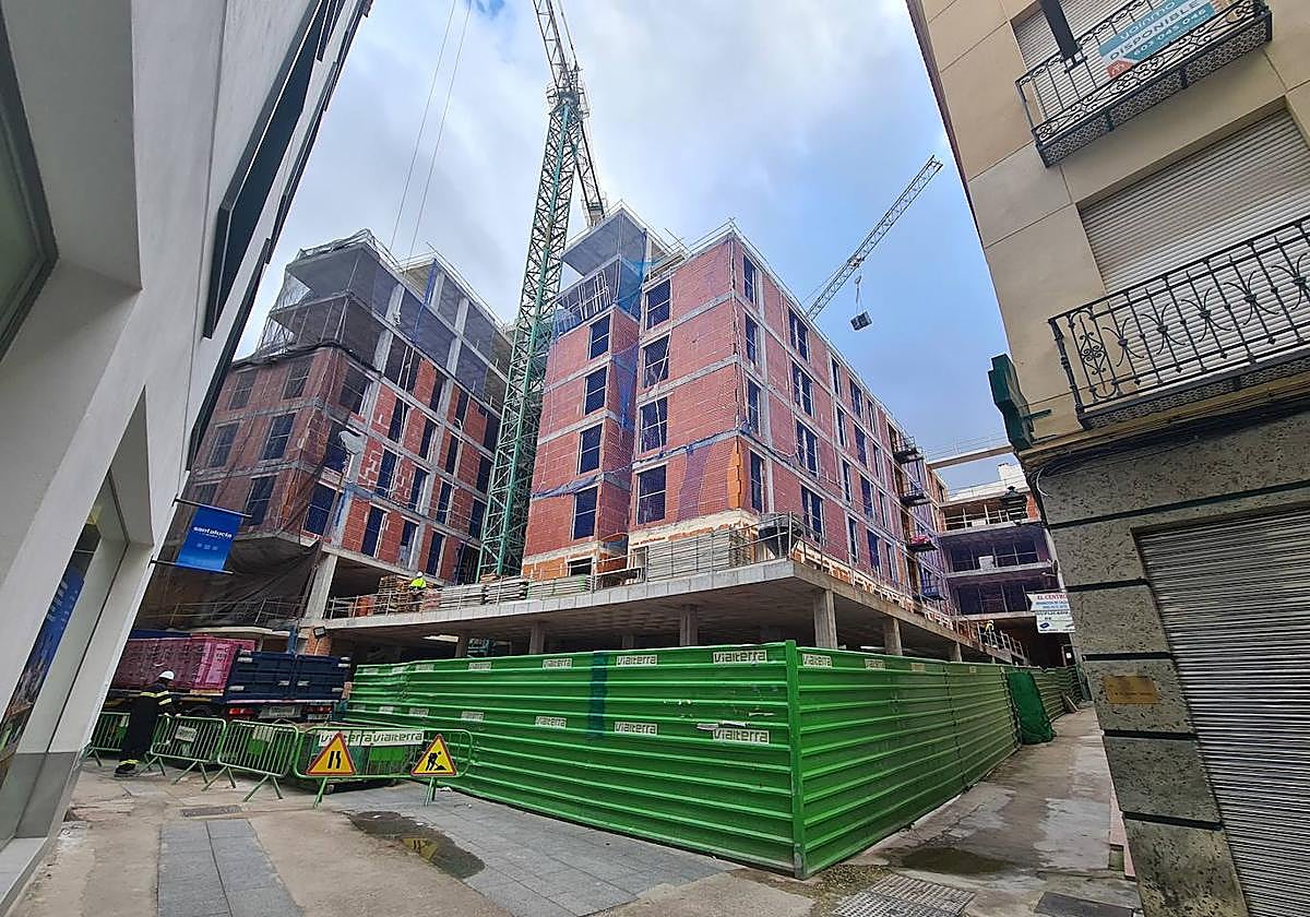Edificio residencial que se construye en el antiguo solar de Simago.