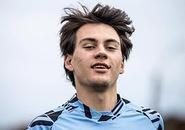 Facundo Pellistri, durante un entrenamiento con su selección.