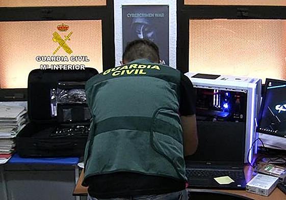 Investigan a un joven de 21 años en Granada por estafar 4.000 euros a un vecino de Tenerife