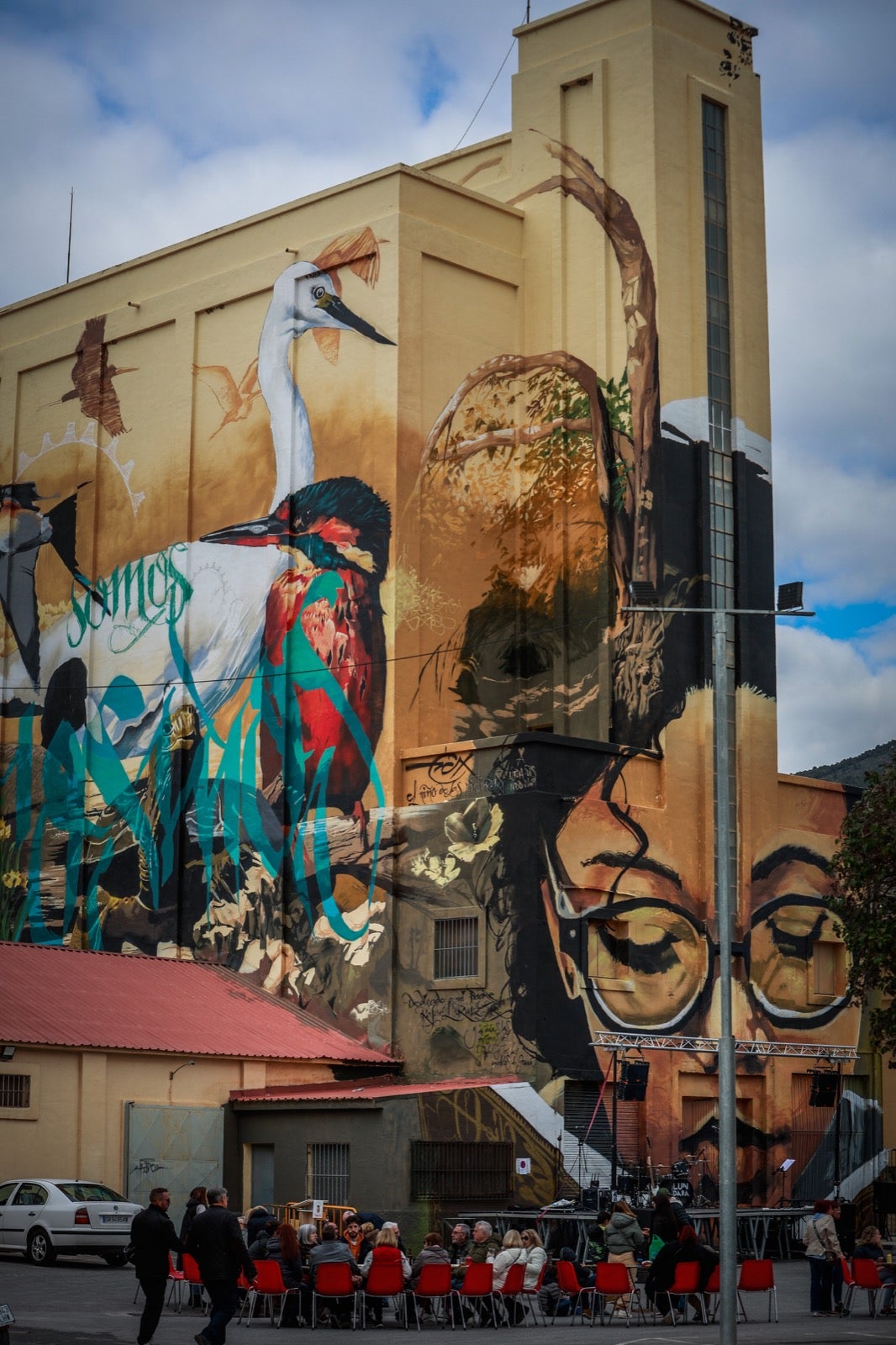 El grafiti gigante de El Niño de las Pinturas en Padul, en imágenes