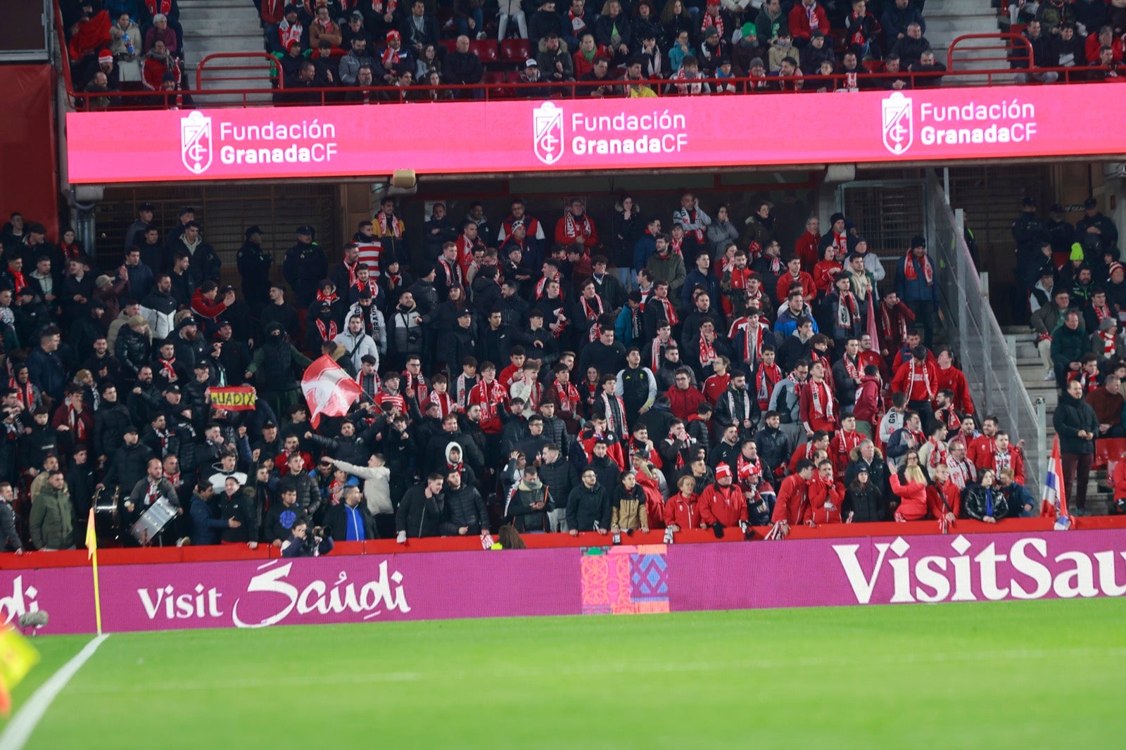 Encuéntrate en Los Cármenes durante el Granada-Atlético de Madrid