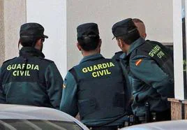 Tres robos por el método del 'abrazo cariñoso' en Granada.