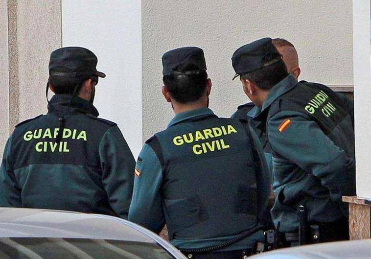 Tres robos por el método del 'abrazo cariñoso' en Granada.