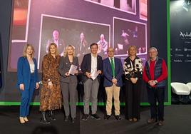 Presentación del Ayuntamiento en Fitur, con la Asociación Cultural del Festival de Otoño.