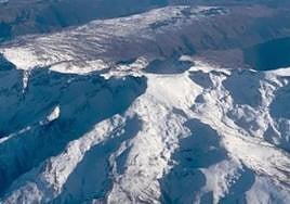 Foto aérea de ayer sobre Sierra Nevada.