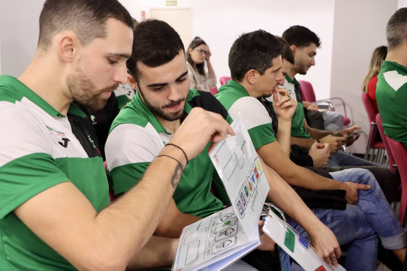 Unicaja Costa de Almería quiere dar visibilidad al autismo