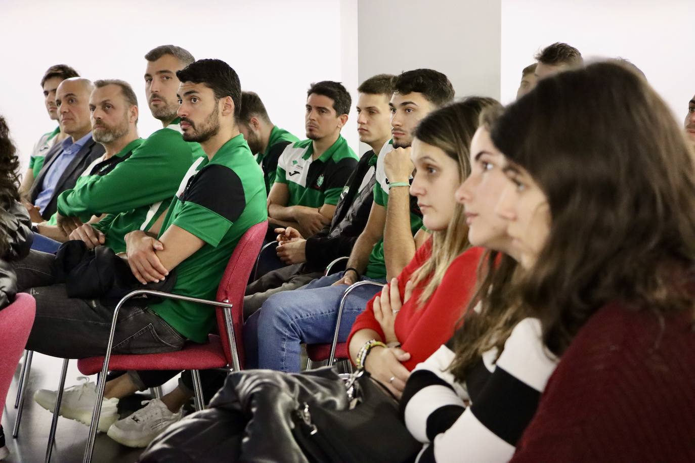 Unicaja Costa de Almería quiere dar visibilidad al autismo