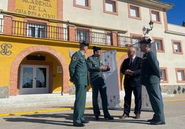 Manuel Fernández Palomino durante su visita a la Academia de la Guardia Civil de Baeza.
