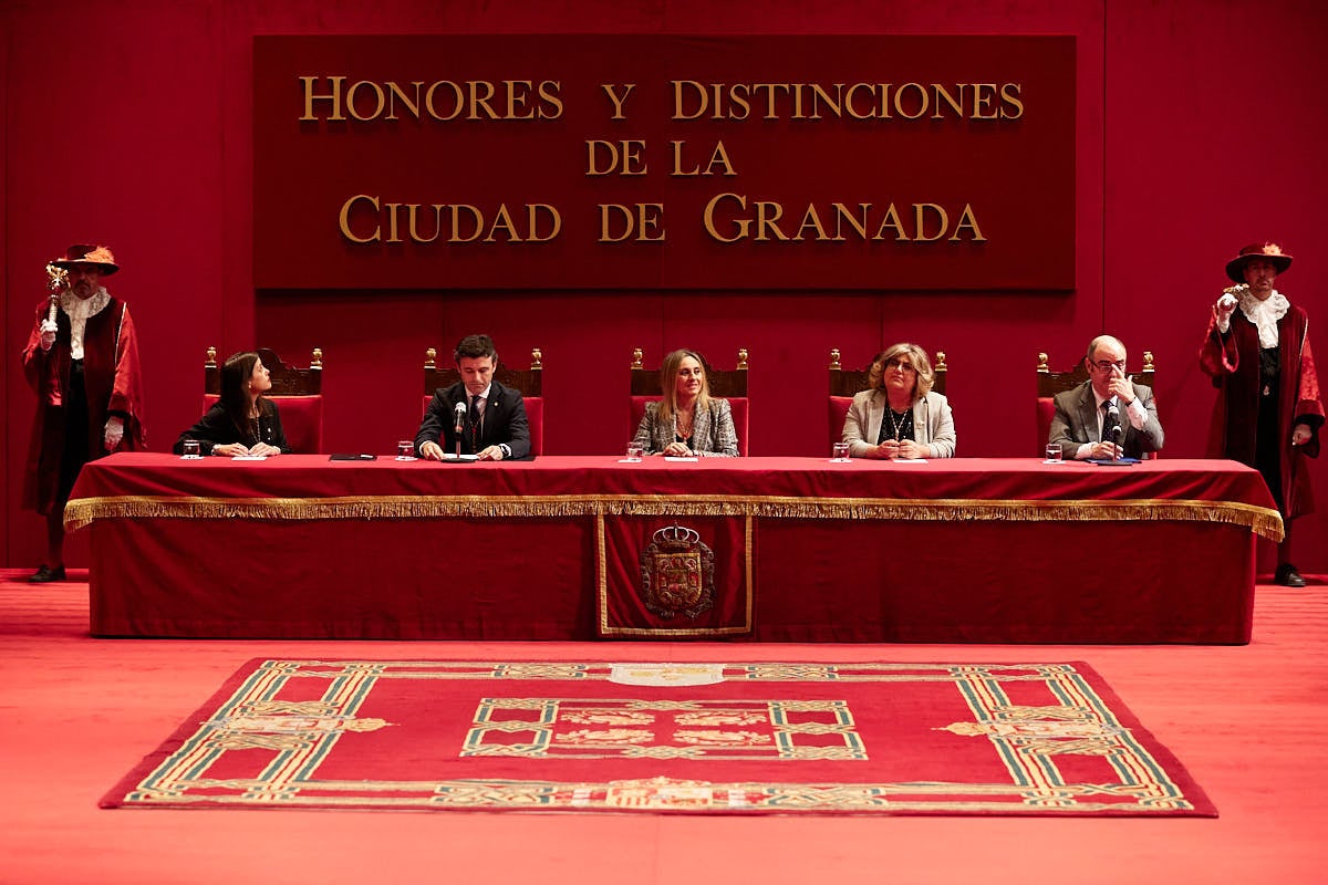 Granada entrega sus Honores y Distinciones de la Ciudad