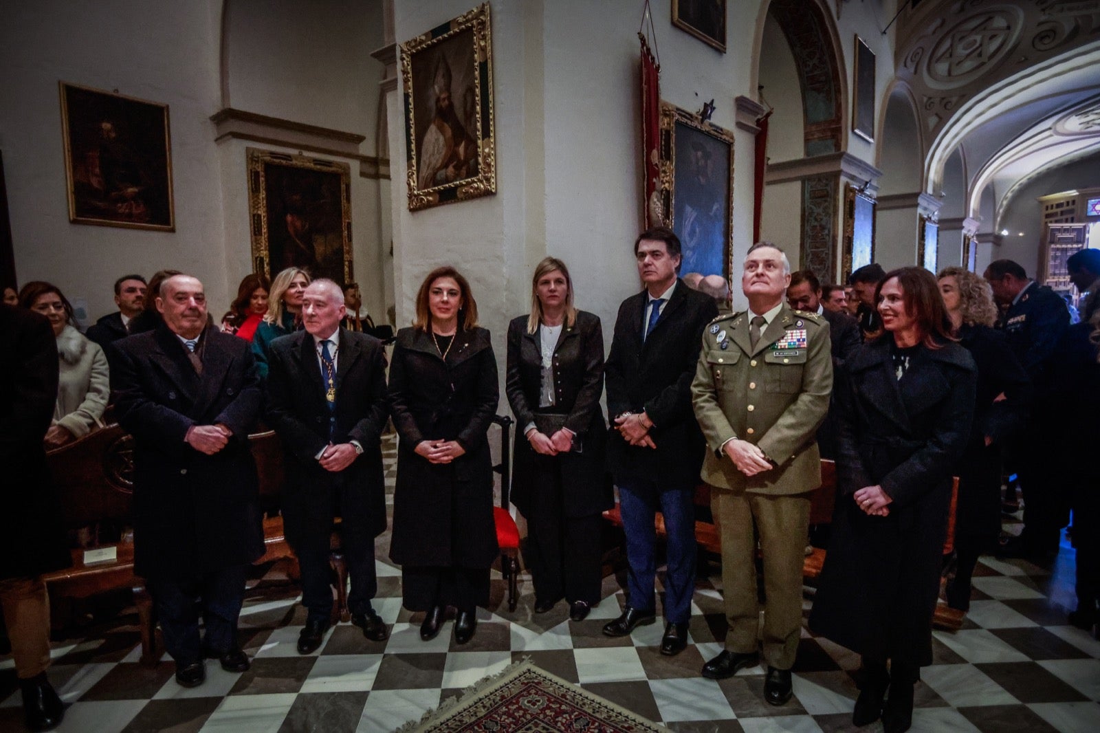 Las imágenes de la celebración de San Cecilio en Granada: salaíllas y habas para todos