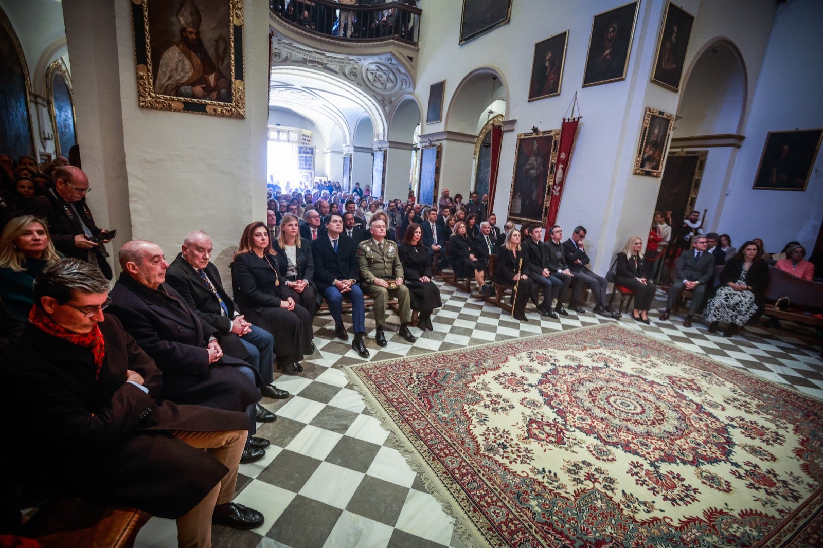 Las imágenes de la celebración de San Cecilio en Granada: salaíllas y habas para todos