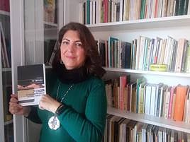 Rosana Acquaroni recala en Granada con su poemario 18 ciervas