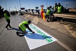 Algunos de los participantes en la tractorada de este martes.