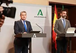 Los consejeros Antonio Sanz y Ramón Fernández-Pacheco, en su comparecencia tras el Consejo de Gobierno.