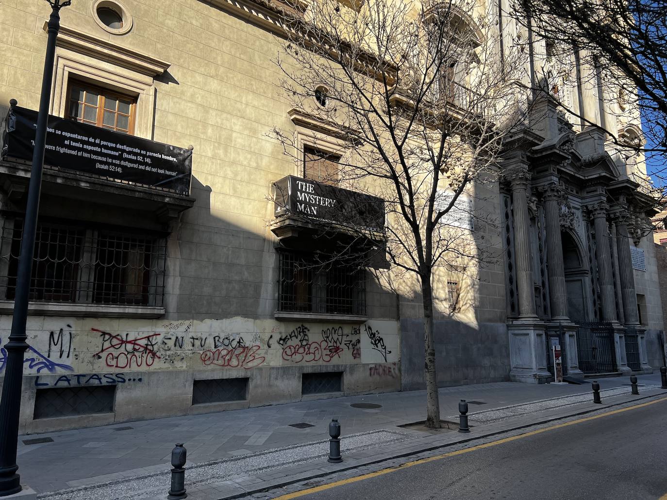 Las imágenes del centro de Granada lleno de grafitis